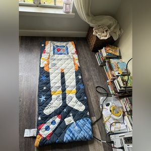 Sleeping bag(astronaut)  & 2 blankets,  bundle